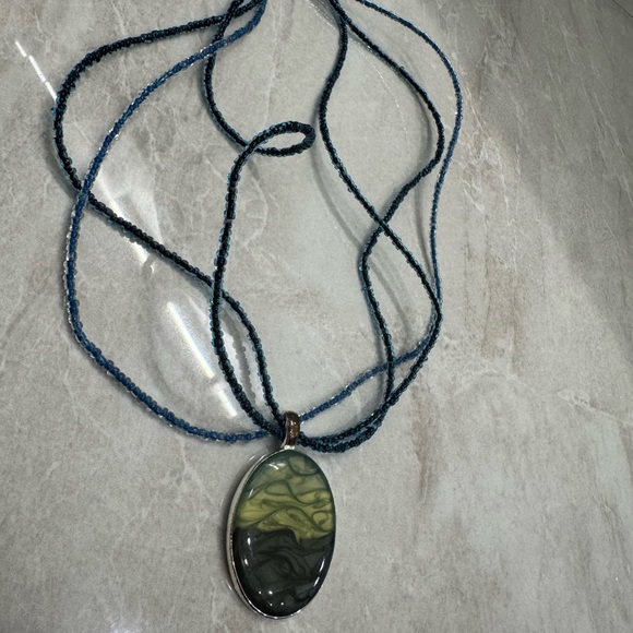 🔥Unique, one-of-a-kind necklace with a beautiful green and black stone pendant, - Picture 2 of 6